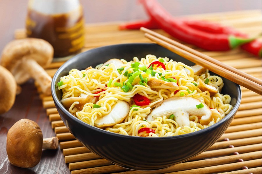 Sai lầm khi ăn của đa số người Việt khiến mỳ ăn liền càng độc hại